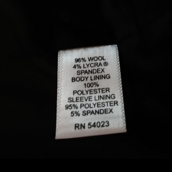 Banana Republic women's black blazer - Picture 2 of 5